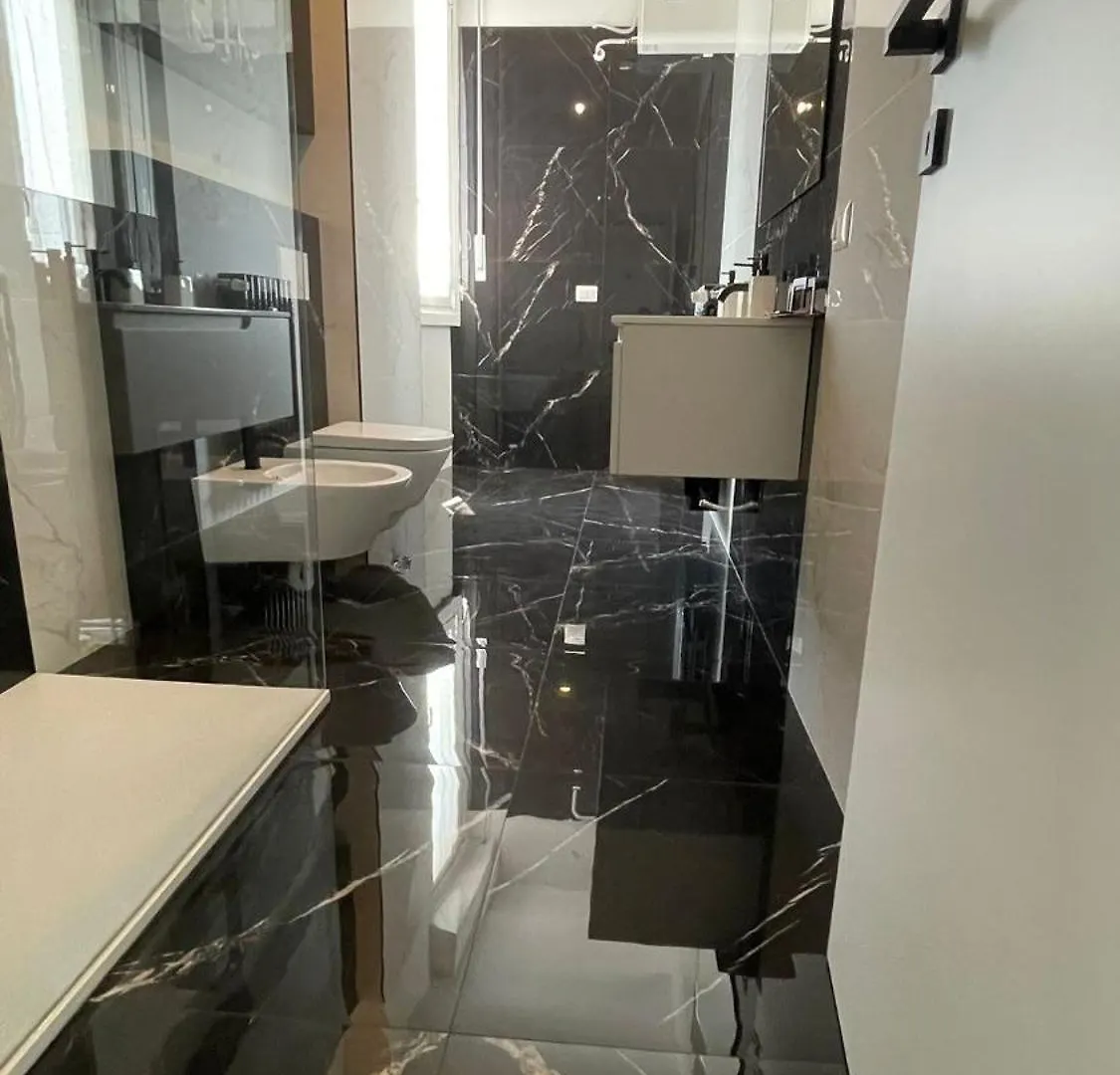 شقة Luxury Home 100 Mq A Stone'S Throw From The Duomo ميلان