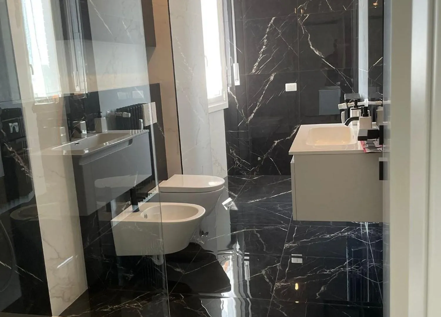 Luxury Home 100 Mq A Stone'S Throw From The Duomo ميلان شقة